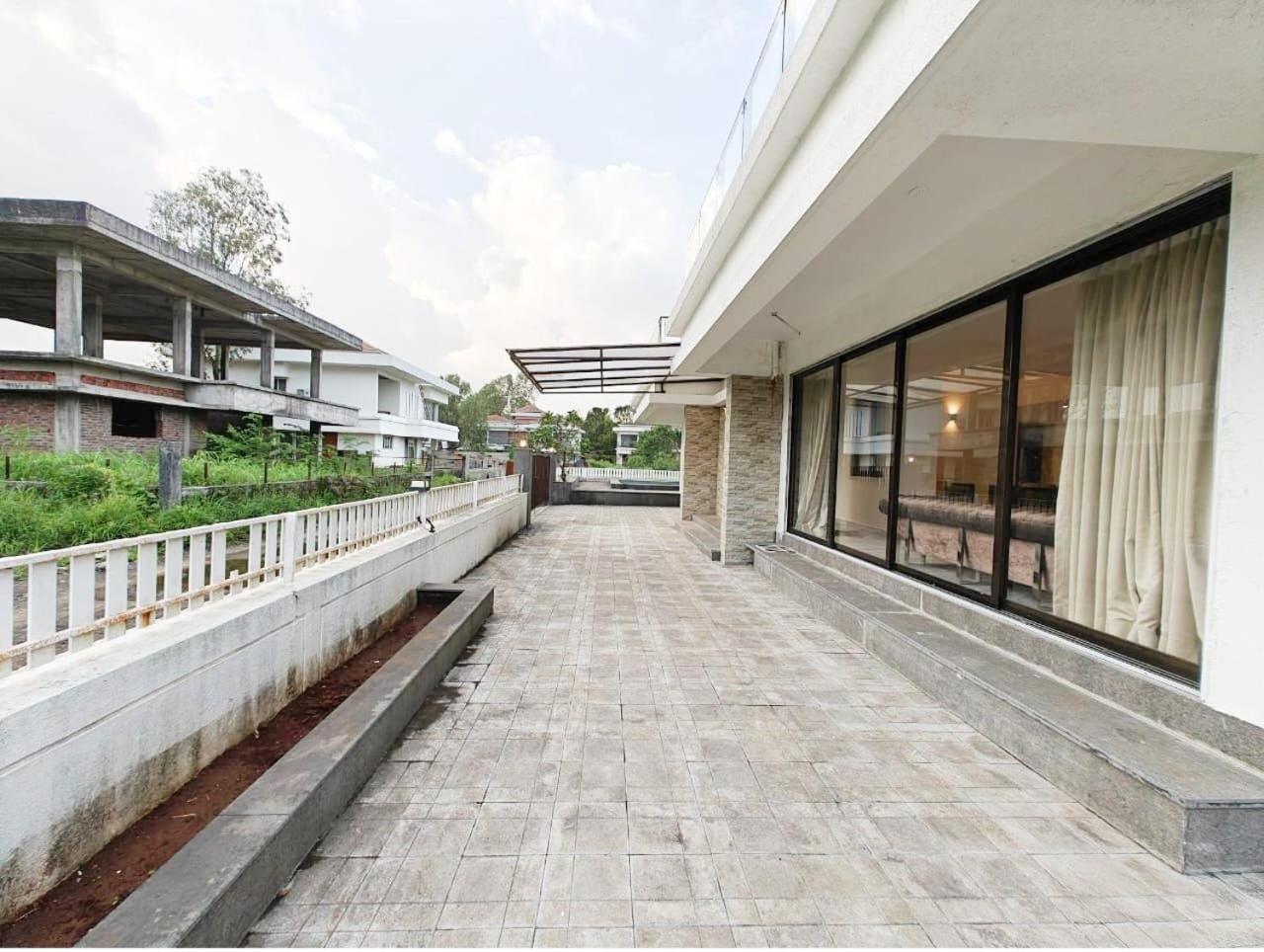 Ferienwohnung Mizzle Exotica Lonavla Exterior foto